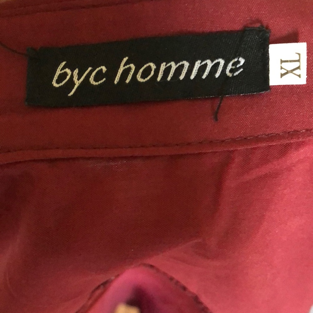 Red/burgundy button down - Picture 4 of 4
